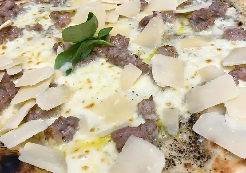 Pizza Special One con datterino giallo e stracciatella